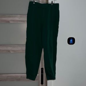 green lululemon jogger